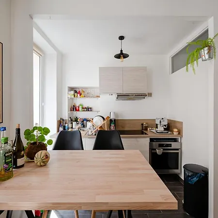 Design Apt In Aligre Neighbourhood Paris