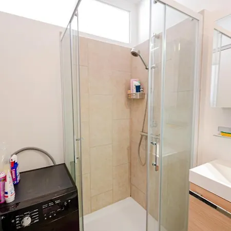 Design Apt In Aligre Neighbourhood